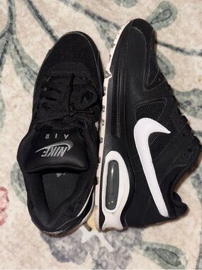 Nike Black White Air Max Low-Top Sneakers